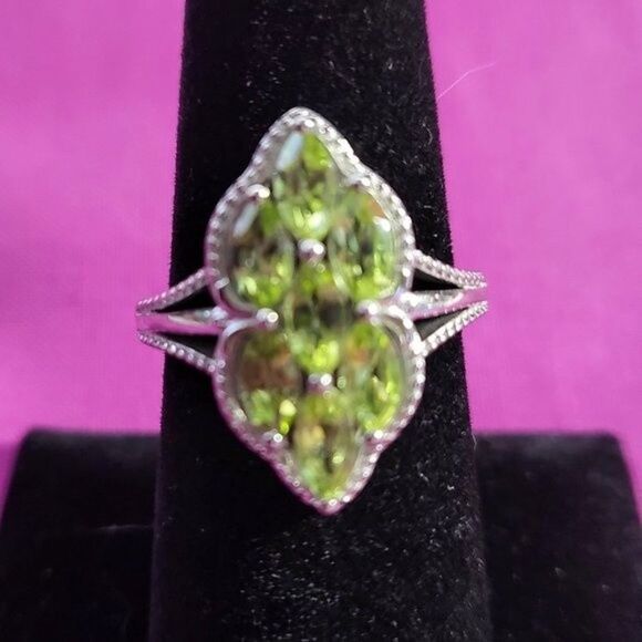 Karis Peridot Ring in Platinum Bond - Picture 2 of 5